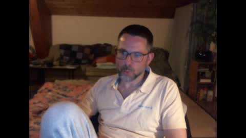 supersquirrel81 online show from 15, 4, 2026