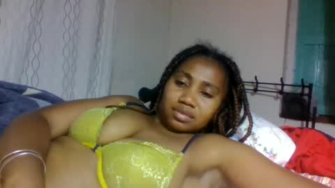 Snapshot of surbelle chatting on 14, 6, 2026 surbelle online show from 14, 6, 2026