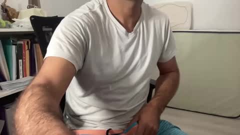Snapshot of surftravel chatting on 6, 2, 2025 surftravel online show from 6, 2, 2025