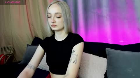 Annie online show from 25, 2, 2025