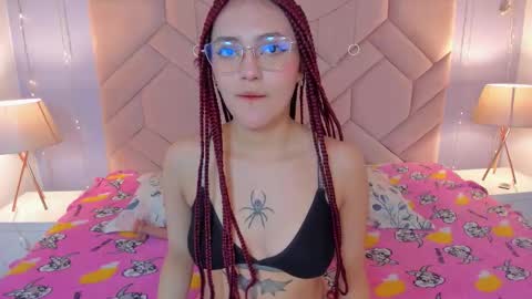 Snapshot of susan_cotton chatting on 16, 12, 2025 Susan Cotton online show from 16, 12, 2025