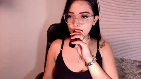 Snapshot of susana_hank chatting on 17, 4, 2026 susana online show from 17, 4, 2026