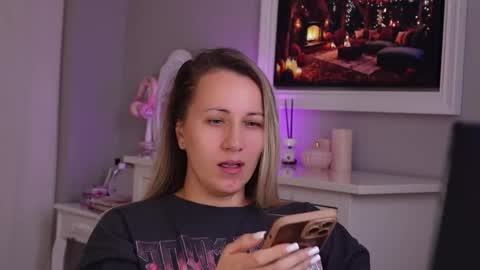 Snapshot of susanjewel chatting on 17, 11, 2025 SusanJewel online show from 17, 11, 2025