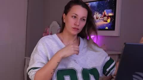 Snapshot of susanjewel chatting on 4, 12, 2025 SusanJewel online show from 4, 12, 2025