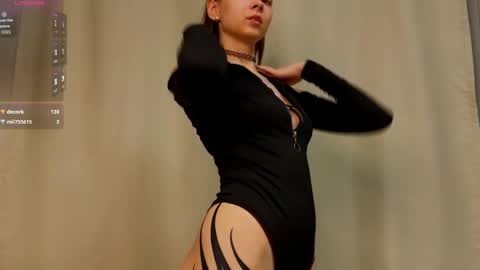 susannahtrojahn online show from 11, 5, 2026