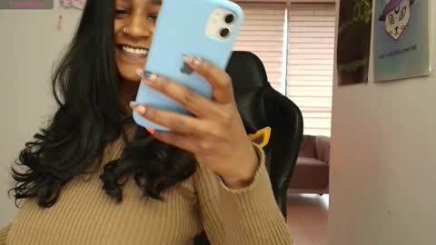 Snapshot of susanrhodes_ chatting on 12, 10, 2025 Susan Rhodes online show from 12, 10, 2025