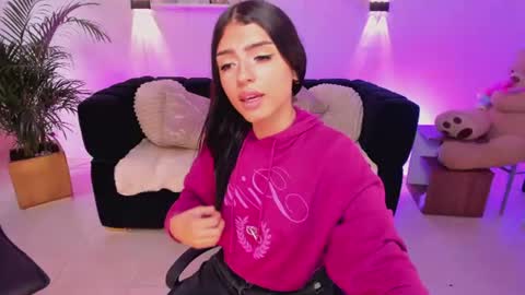 Snapshot of susi_doll1 chatting on 28, 7, 2026 susi_doll1 online show from 28, 7, 2026