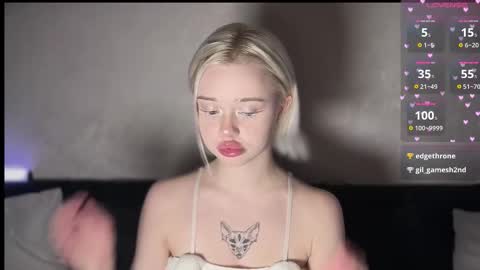 Snapshot of susieevans chatting on 19, 10, 2025 Sue online show from 19, 10, 2025