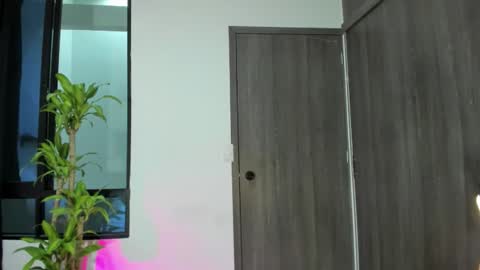 SusieGlass online show from 8, 3, 2026