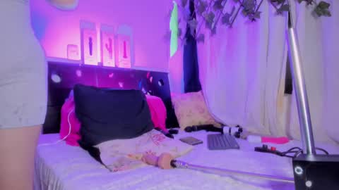 sussanmiller_ online show from 24, 2, 2025