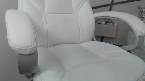 sussy leon online show from 2, 12, 2024