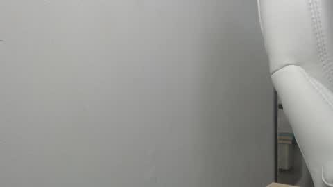 sussy leon online show from 3, 12, 2024