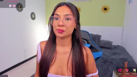 sussy_sweet4u online show from 7, 3, 2025