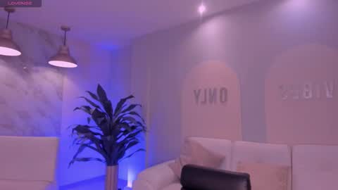 Sussy Bell online show from 12, 2, 2026