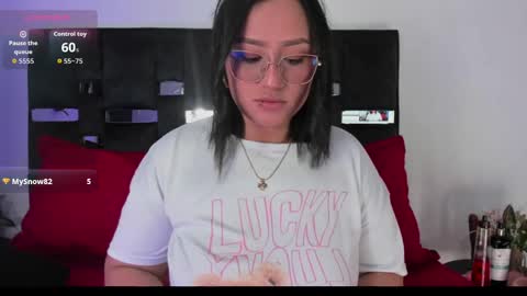 Snapshot of sussysunny_ chatting on 7, 4, 2026 Sussy Sunny online show from 7, 4, 2026