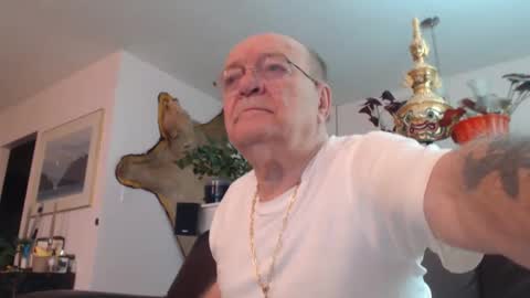 Snapshot of suv1 chatting on 13, 1, 2025 Otto online show from 13, 1, 2025