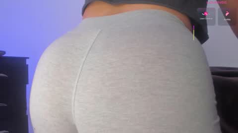 Snapshot of suzanana chatting on 10, 10, 2025 suzanana online show from 10, 10, 2025