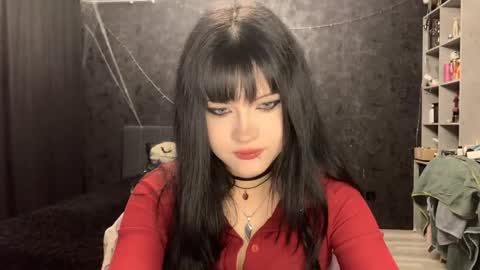 EmilySuonn online show from 27, 4, 2026