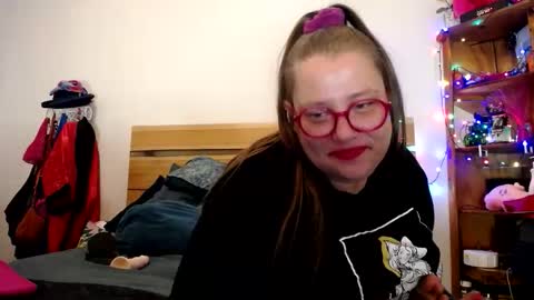 suzie stardust online show from 21, 3, 2026