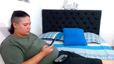 Snapshot of suzy_paz chatting on 7, 4, 2026 suzy_paz online show from 7, 4, 2026