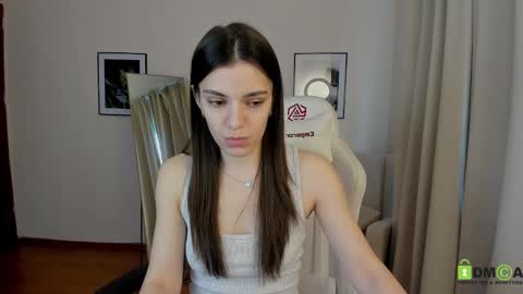 Suzy  next stream  Thursday Friday Saturday online show from 1, 2, 2025