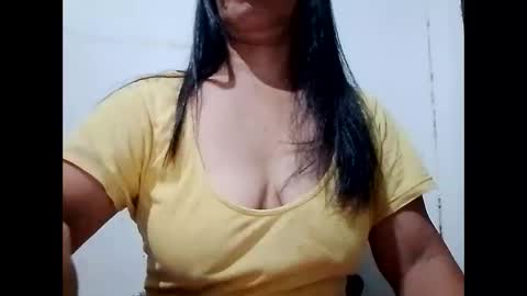 suzzie_hot online show from 4, 1, 2025