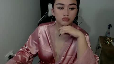 Snapshot of sw33tgirl_moaner chatting on 25, 5, 2026 Angelic Baby online show from 25, 5, 2026