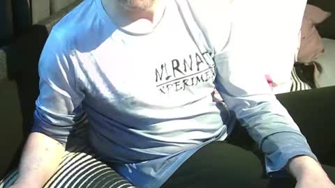 Snapshot of swartarn chatting on 27, 9, 2025 ArnSwart online show from 27, 9, 2025