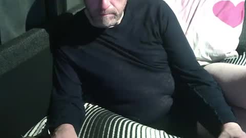 Snapshot of swartarn chatting on 3, 10, 2025 ArnSwart online show from 3, 10, 2025