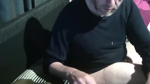 Snapshot of swartarn chatting on 5, 10, 2025 ArnSwart online show from 5, 10, 2025