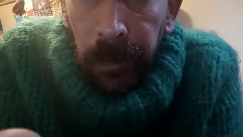 Snapshot of sweaterboy666 chatting on 19, 12, 2024 sweaterboy666 online show from 19, 12, 2024