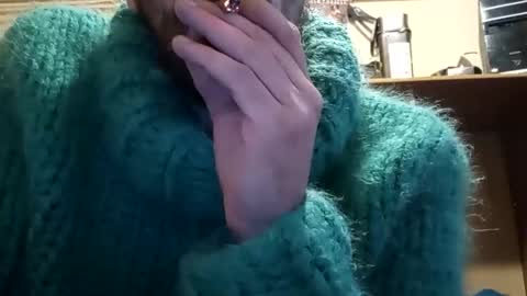 Snapshot of sweaterboy666 chatting on 26, 12, 2024 sweaterboy666 online show from 26, 12, 2024