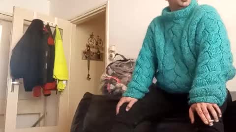 Snapshot of sweaterboy666 chatting on 1, 10, 2025 sweaterboy666 online show from 1, 10, 2025