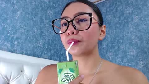 Snapshot of sweeet_amy chatting on 17, 12, 2024 Amy IG sweeet amy0 online show from 17, 12, 2024