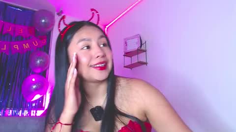 Snapshot of sweeet_amy chatting on 8, 10, 2025 Amy  IG sweeet amy0 online show from 8, 10, 2025