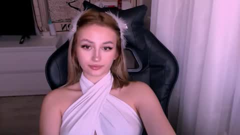 Snapshot of sweeet_baby0 chatting on 2, 11, 2025 Kate online show from 2, 11, 2025