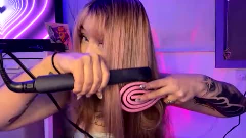 Snapshot of sweeetbabyy22 chatting on 23, 5, 2026 Valeria online show from 23, 5, 2026