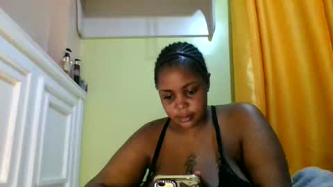 sweet52537 online show from 18, 3, 2026