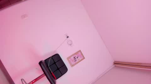 Snapshot of sweet__giirl chatting on 16, 12, 2025 Cell Me Andrea online show from 16, 12, 2025