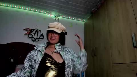 sweet__suck69bitch online show from 1, 1, 2025
