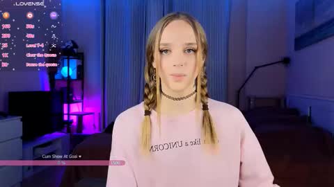 Snapshot of sweet_ali3s chatting on 9, 10, 2025 Call me Alis online show from 9, 10, 2025