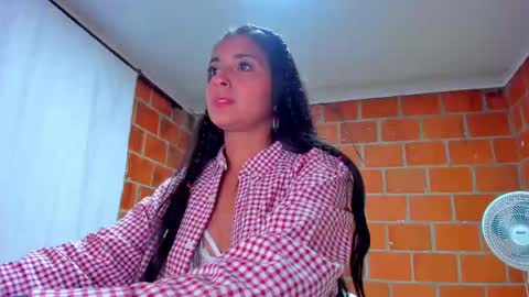 Snapshot of sweet_and_hot_alaia chatting on 25, 9, 2025 sweet and hot alaia online show from 25, 9, 2025