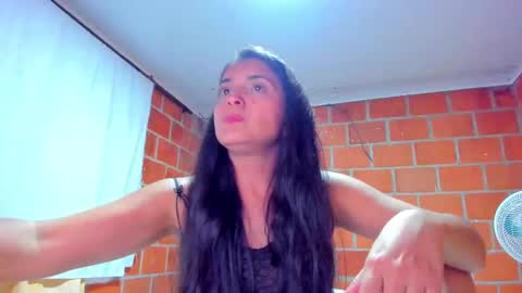 Snapshot of sweet_and_hot_alaia chatting on 28, 9, 2025 sweet and hot alaia online show from 28, 9, 2025