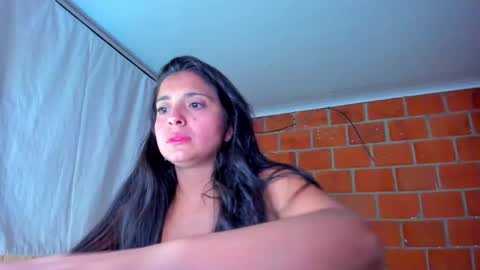 Snapshot of sweet_and_hot_alaia chatting on 9, 10, 2025 sweet and hot alaia online show from 9, 10, 2025