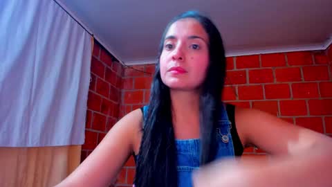 Snapshot of sweet_and_hot_alaia chatting on 14, 10, 2025 sweet and hot alaia online show from 14, 10, 2025