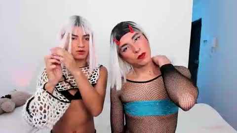 Snapshot of sweet_angels_xx chatting on 30, 10, 2025 Samantha Jones  Charlotte York online show from 30, 10, 2025