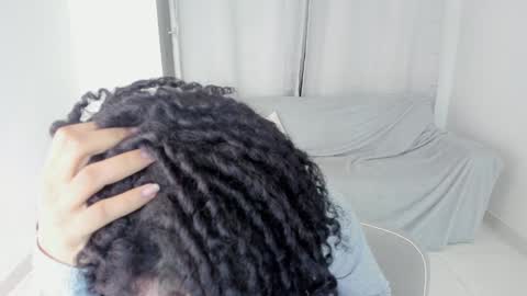 Anie online show from 2, 2, 2025