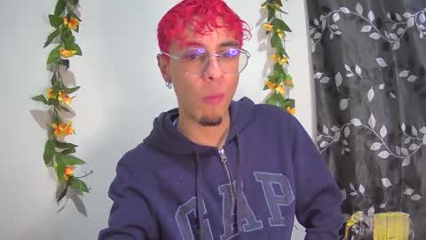 sweet_boy2224 online show from 26, 11, 2025