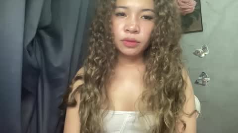 Snapshot of sweet_daisy04 chatting on 21, 12, 2025 Daisy online show from 21, 12, 2025