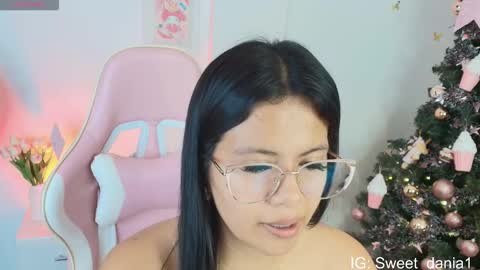 sweet_dania_ online show from 19, 12, 2025